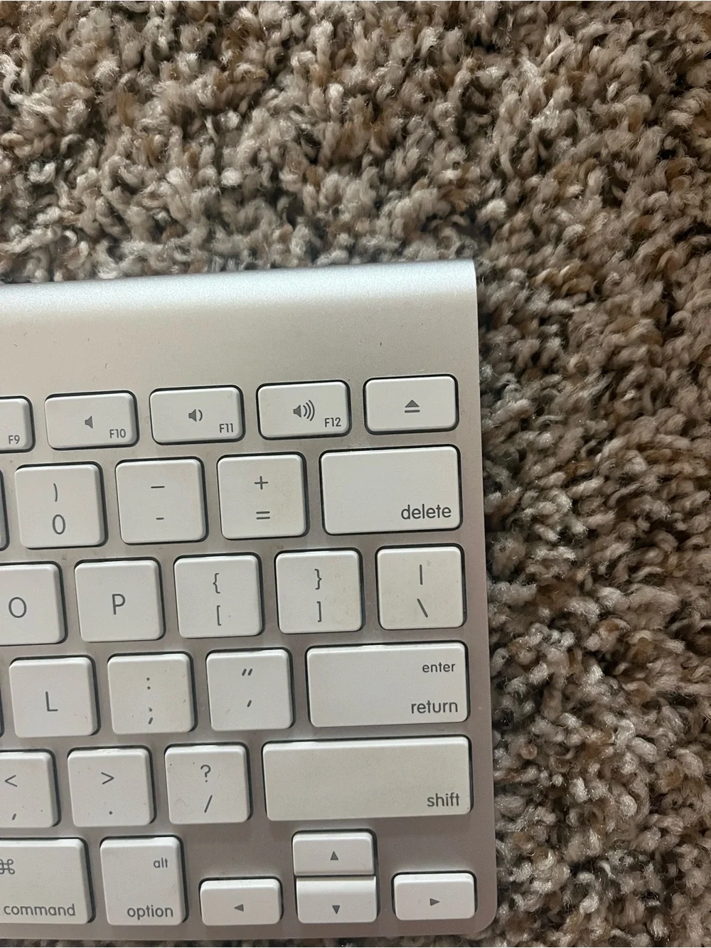 Apple Wireless Aluminum Keyboard - Silver White
